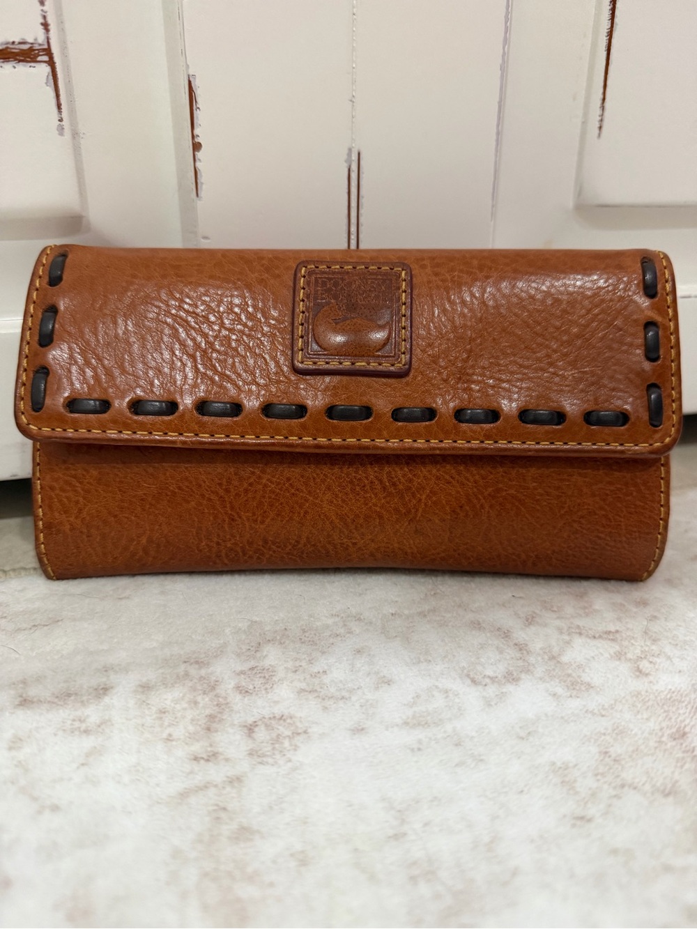 Dooney & Bourke Florentine Leather Continental Clutch Wallet Natural Whipstitch